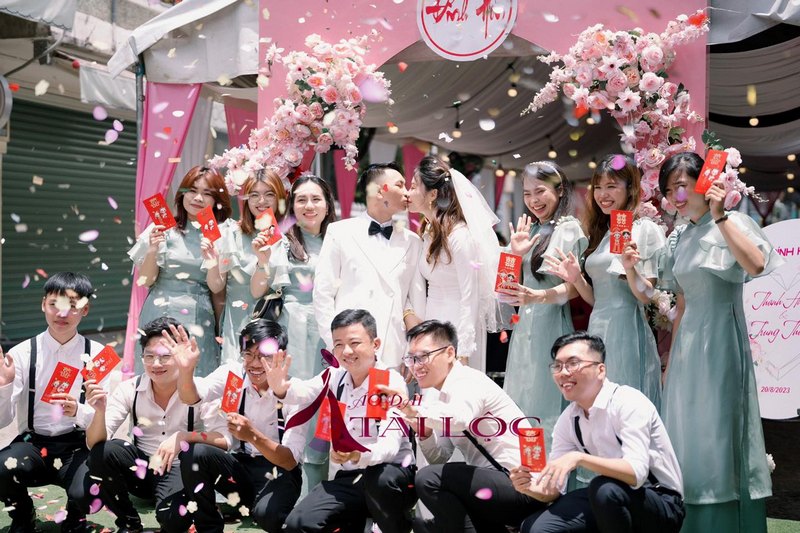 Lý do áo dài cưới tại Tài Lộc Cưới nổi bật hơn so với nơi khác?