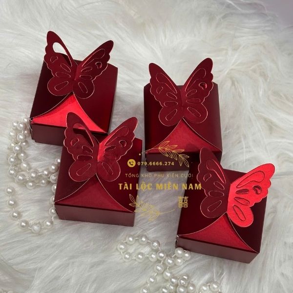 Hộp bánh bướm đỏ ( 100 Hộp )