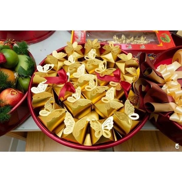 Hộp bánh bướm vàng ( 100 Hộp )