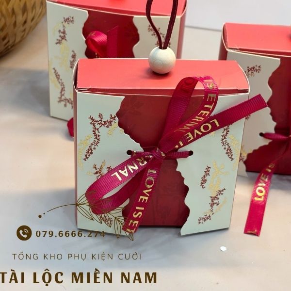 Hộp nơ đỏ chữ nhật (100 Hộp)