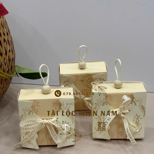 Hộp nơ kem chữ nhật (100 Hộp)