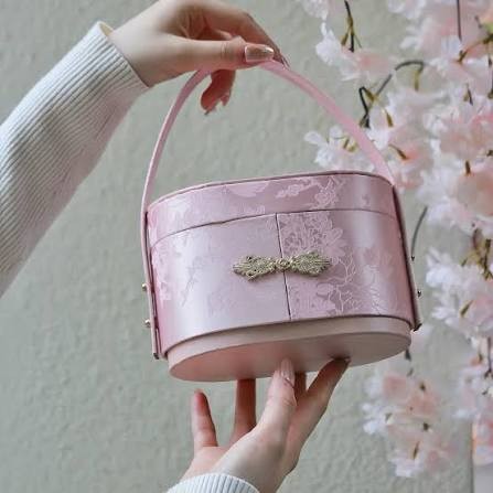 Hộp túi xách hồng